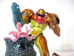 Figma Samus Aran and Revoltech Alien egg